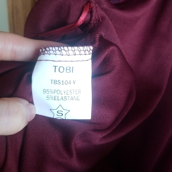 Tobi Burgundy Velvet Tank Top - Picture 6 of 7